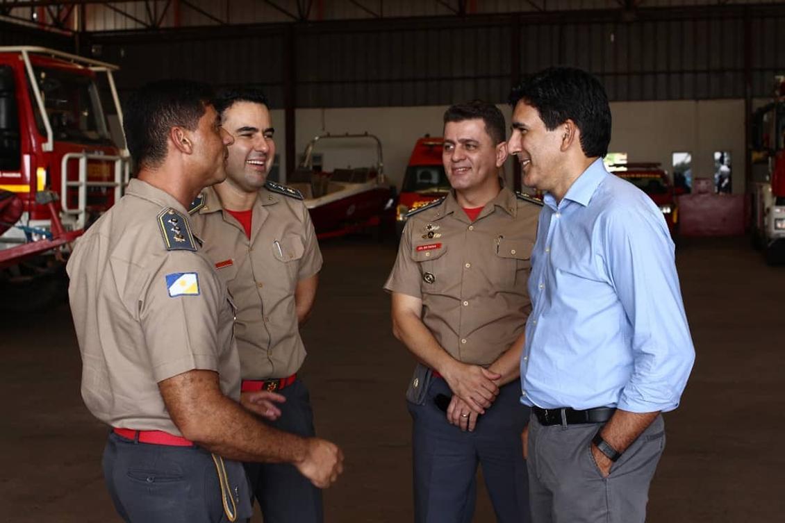 Deputado Professor Júnior em visita ao quartel do Corpo de Bombeiros em 2019