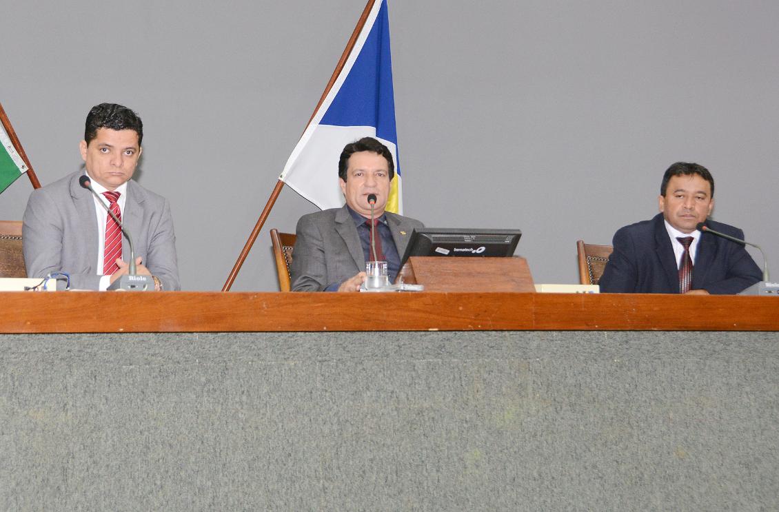 Mesa Diretora da AL encaminha projetos para CCJ Mesa Diretora da AL encaminha projetos para CCJ