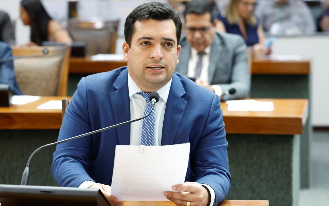 Deputado propõe campanha de proteção às mulheres indígenas Deputado propõe campanha de proteção às mulheres indígenas