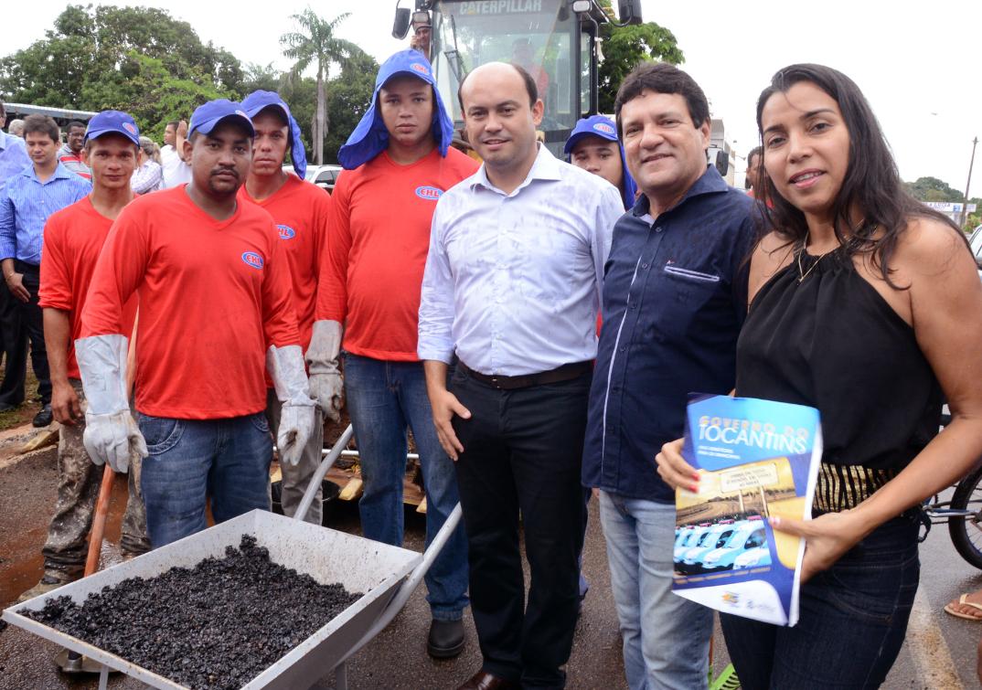 Deputados acompanham inicio de obras em Porto Nacional