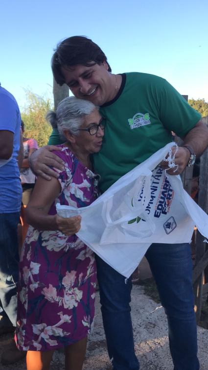 Eduardo Fortes comemora  Dias das Mães com a entrega de mais de cinco toneladas de hortifrutis