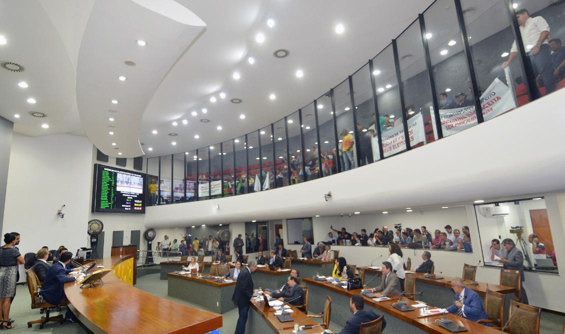 Votação teve galerias lotadas