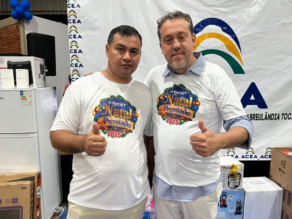 Deputado Dr. Danilo Alencar ao lado do presidente da ACEA, João Vieira.