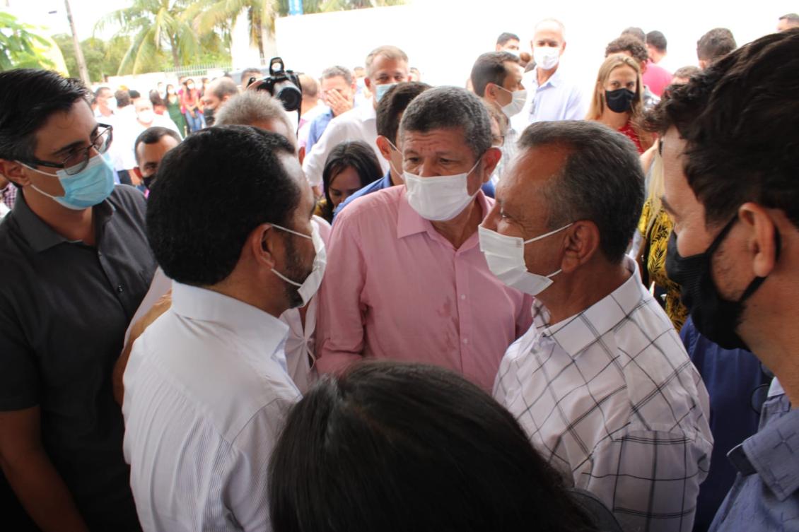 Deputado Ivory acompanhado do governador Wanderlei Barbosa e do presidente da AL-TO Antônio AndradeA