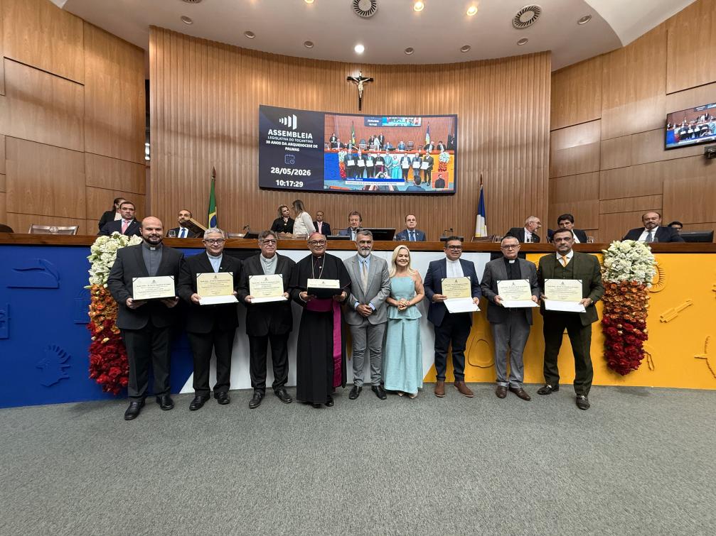 Presidente da Casa agraciou personalidades que contribuem para o fortalecimento da Igreja Católica.