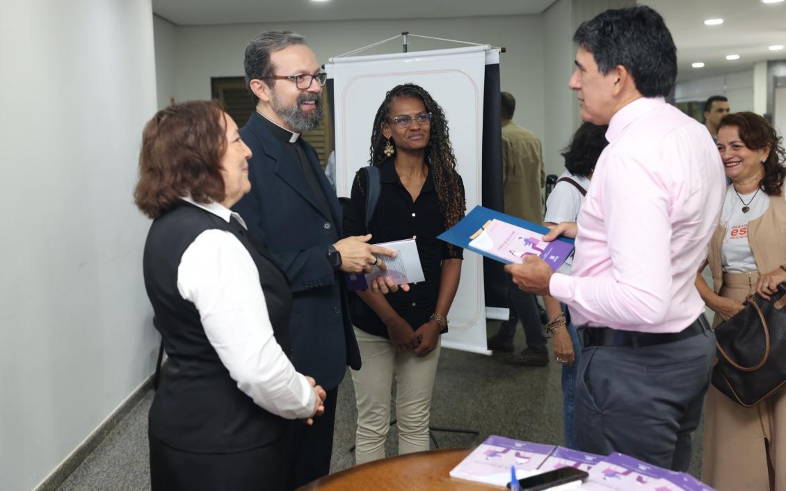 O lançamento da obra teve apoio e participação do deputado Professor Júnior Geo