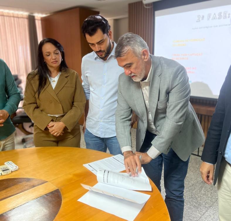 Durante reunião, Amélio e Rérison garantiram a continuidade do projeto
