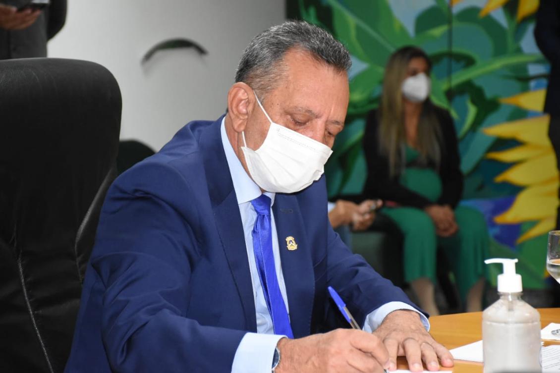 Antonio Andrade durante cerimônia de assinatura do Termo Antonio Andrade durante cerimônia de assinatura do Termo